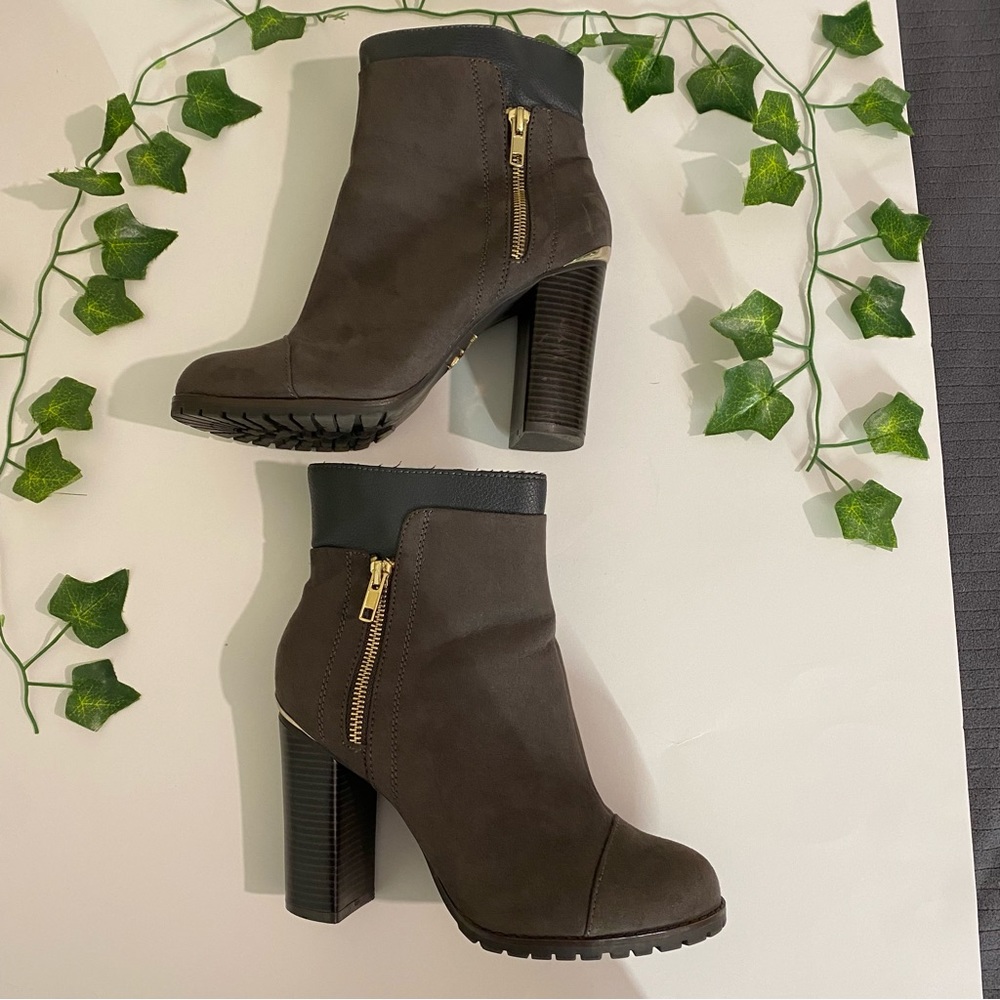 Juicy couture gray boots 71/2 - Picture 10 of 16
